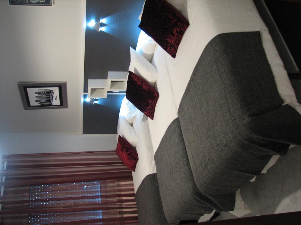 Hostal Meson Do Loyo Portomarín Quarto foto